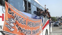 Kedatangan mereka guna mendukung Persija yang akan bertanding melawan Chonburi Fc dalam laga persahabatan untuk memeriahkan grand launching JIS.