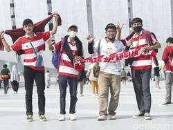 Antusias Warga Saksikan Grand Launching Jakarta International Stadium
