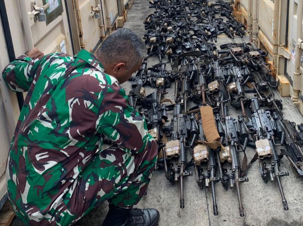 Ini Kata Korem 043/Gatam Terkait Senjata Militer Yang Ramai di Medos Ini Kata Korem 043/Gatam Terkait Senjata Militer Yang Ramai di Medos
