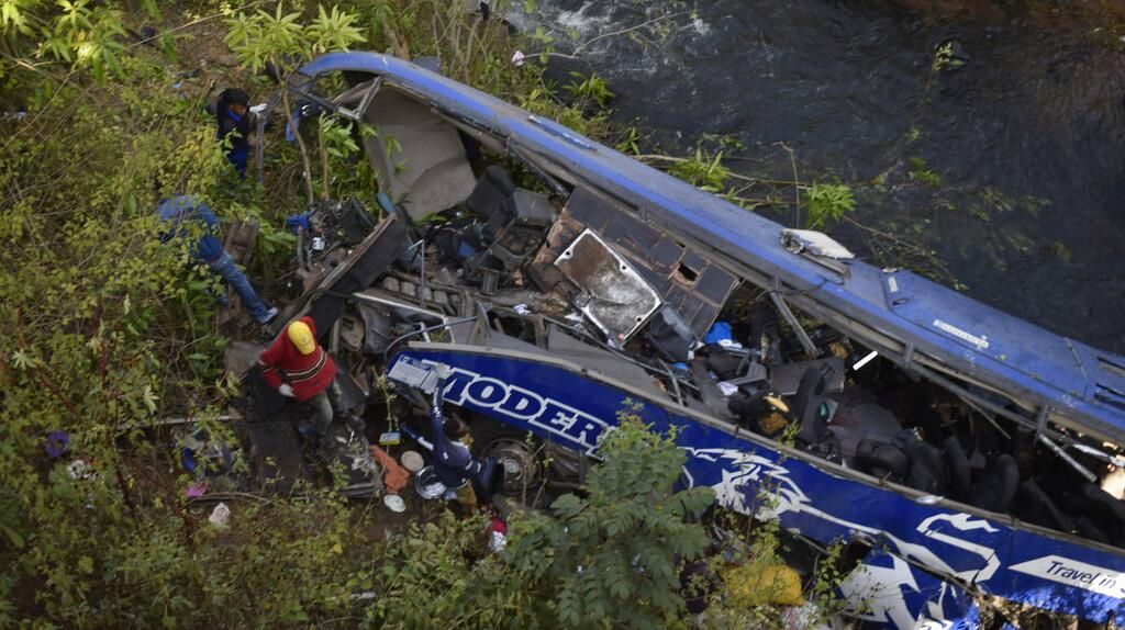 Begini Kondisi Bus yang Masuk Jurang di Kenya dan Tewaskan 21 Orang