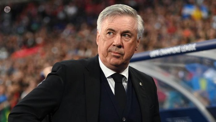 PARIS, FRANCE - MAY 28:  Real Madrid coach Carlo Ancelotti before the UEFA Champions League final match between Liverpool FC and Real Madrid at Stade de France on May 28, 2022 in Paris, France. (Photo by Shaun Botterill/Getty Images)
