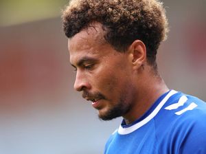 Ibu Dele Alli Bantah Tudingan Kecanduan Alkohol