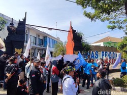 Aktivis Perempuan Anak Kediri Demo Kadisdik yang Dianggap Lindungi Guru Cabul