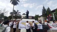 Guru Honorer di Jabar Menanti Kabar Kepastian Mengajar