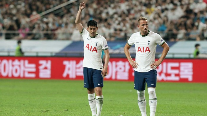 SEOUL, SOUTH KOREA - JULY 13: Son Heung-Min and Harry Kane of Tottenham Hotspur in action during the preseason friendly match between Tottenham Hotspur and Team K League at Seoul World Cup Stadium on July 13, 2022 in Seoul, South Korea. (Photo by Han Myung-Gu/Getty Images)