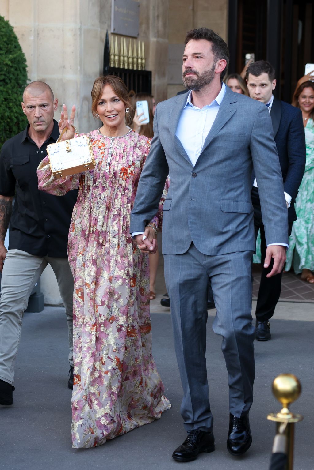 Gaya Mahal Jennifer Lopez saat Bulan Madu Bersama Ben Affleck di Paris