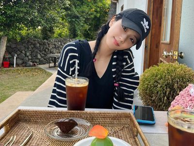 Jisoo BLACKPINK, Wanita Tercantik di Dunia yang Hobi Ngopi