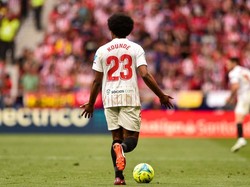 Barcelona Kian Dekat dengan Kounde, Chelsea Gigit Jari