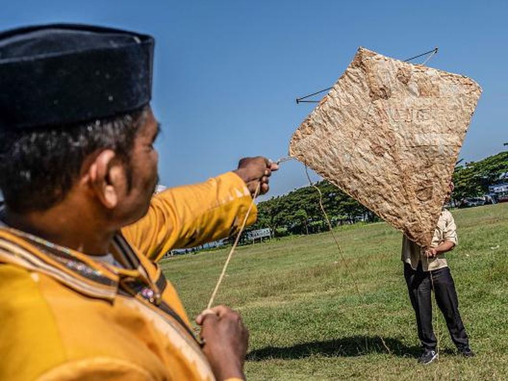Layangan Tertua di Dunia Ini Kembali Mengudara di Pulau Muna, Sultra Layangan Tertua di Dunia Ini Kembali Mengudara di Pulau Muna, Sultra