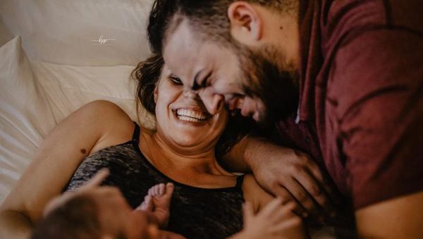 9 Momen Haru Ayah Sambut Bayi yang Baru Lahir, Tak Kuasa Menahan Tangis