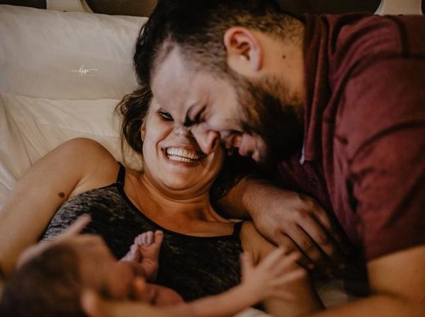 9 Momen Haru Ayah Sambut Bayi yang Baru Lahir, Tak Kuasa Menahan Tangis