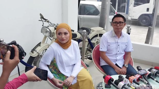 Nathalie Holscher saat ditemui di salah satu kawasan di Jakarta Timur.