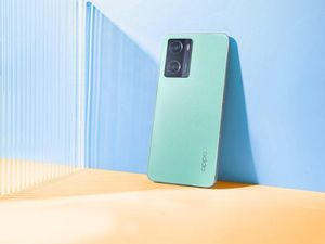 Diburu Konsumen, OPPO A57 Tawarkan Desain Mewah & Charging Cepat Diburu Konsumen, OPPO A57 Tawarkan Desain Mewah & Charging Cepat