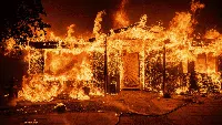 Wajah California Saat Dilanda Kebakaran Hutan Terbesar Tahun Ini