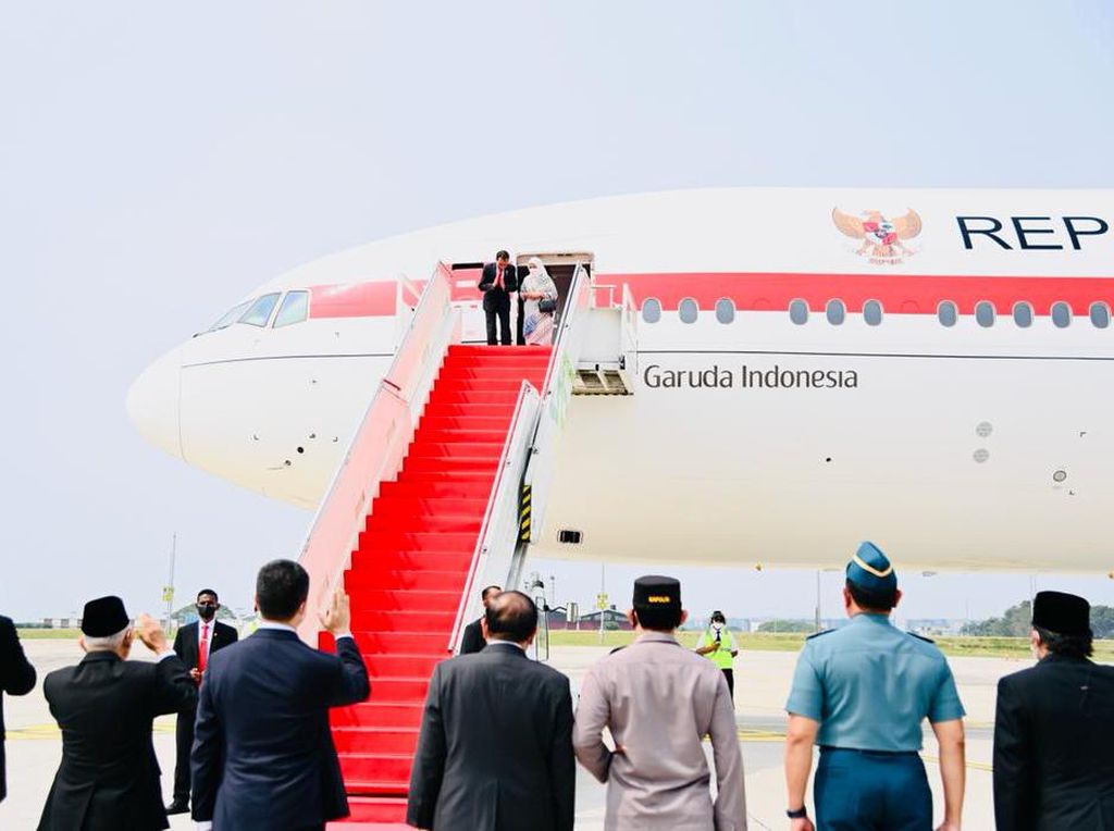 Pakai Garuda Indonesia, Jokowi Bertolak Menuju Beijing China