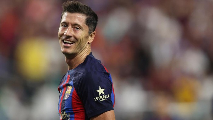 LAS VEGAS, NV - JULY 23: Robert Lewandowski of FC Barcelona during the preseason friendly match between Real Madrid and Barcelona at Allegiant Stadium on July 23, 2022 in Las Vegas, Nevada. (Photo by James Williamson - AMA/Getty Images)