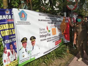 Puluhan Reklame di Klungkung Dibongkar gegara Kedaluwarsa- Tak Berizin