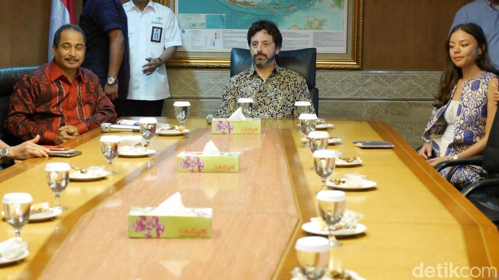 Kala Sergey Brin dan Istri yang Diduga Selingkuh Sambangi Jakarta Kala Sergey Brin dan Istri yang Diduga Selingkuh Sambangi Jakarta