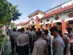 Ratusan Polisi Siaga saat Mas Bechi Hadiri Sidang di PN Surabaya