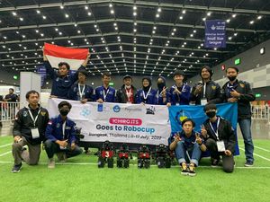 Rancang Robot Humanoid, Tim ITS Borong Juara Internasional di Thailand Rancang Robot Humanoid, Tim ITS Borong Juara Internasional di Thailand