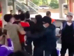 Polisi Selidiki Viral Ricuh Diduga Suporter Bola di Stasiun Jatinegara