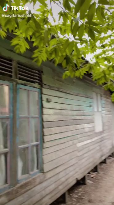 Foto rumah viral di media sosial bikin kagum.
