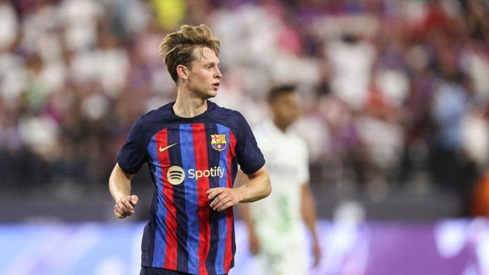 LAS VEGAS, NV - JULY 23: Frenkie de Jong of FC Barcelona during the preseason friendly match between Real Madrid and Barcelona at Allegiant Stadium on July 23, 2022 in Las Vegas, Nevada. (Photo by James Williamson - AMA/Getty Images)