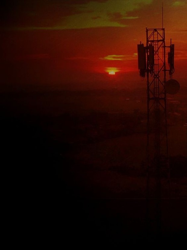 Ilustrasi Sandekala/ Foto: Pinterest/ Alief gambaran sandekala atau waktu pergantian anatar sore dan malam hari