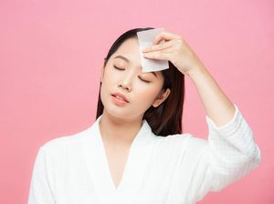8 Ciri Kulit Berminyak, Penting Diketahui Sebelum Tahu Cara Perawatannya 8 Ciri Kulit Berminyak, Penting Diketahui Sebelum Tahu Cara Perawatannya
