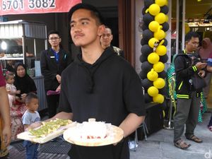 10 Momen Seru Kaesang Masak Pisang Nugget dan Rice Bowl