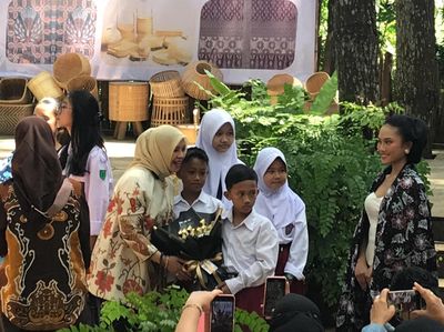 Kala Istri Menparekraf Sapa Pembatik Cilik di Bantul