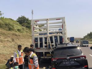 Mobil Tabrak Belakang Truk di Tol Cipali Subang, Satu Tewas