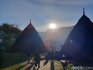 Mentari Pagi di Desa Wisata Wae Rebo Membayar Lelahnya Perjalanan