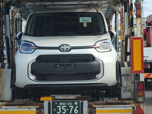 Potret Mobil yang Diduga Sienta Generasi Baru
