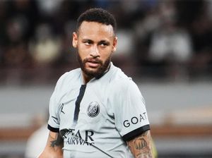 Kritik Pedas Media Prancis Terhadap Neymar: Dia Malas! Kritik Pedas Media Prancis Terhadap Neymar: Dia Malas!