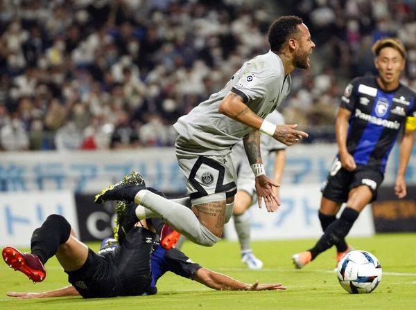Neymar Jatuh-Bangun Lawan Gamba Osaka, Dituding Diving Pula
