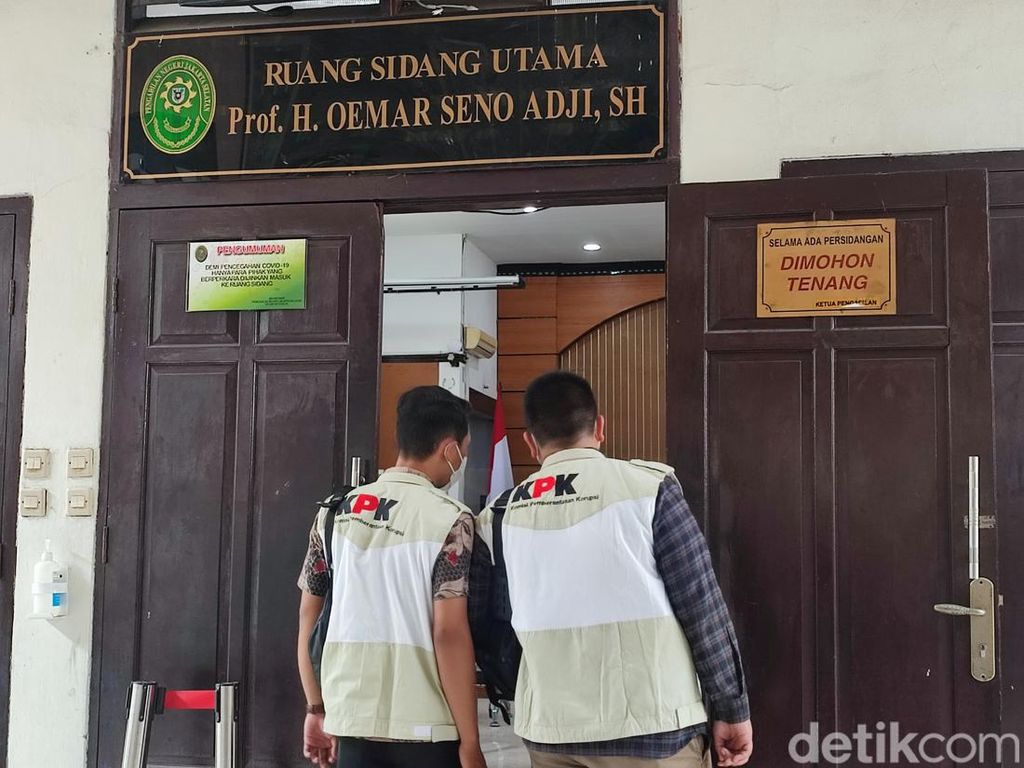 Tim Penyidik KPK Kembali Pantau Sidang Praperadilan Mardani Maming