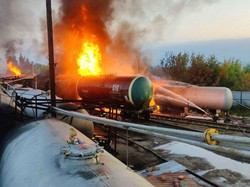 Gempuran Ukraina Picu Kebakaran Depot Minyak di Donetsk Dikuasai Rusia