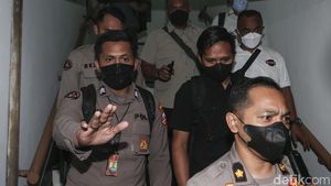 Potret Bharada E Tinggalkan Komnas HAM