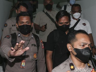 Potret Bharada E Tinggalkan Komnas HAM