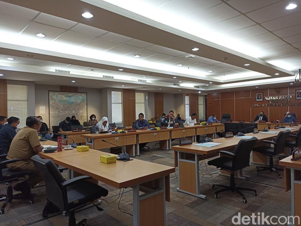 Minta Maaf, DLH DKI Jelaskan Rekrutmen PJLP Usai Kasus Petugas Perkosa ABG Minta Maaf, DLH DKI Jelaskan Rekrutmen PJLP Usai Kasus Petugas Perkosa ABG