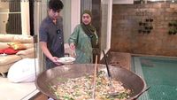 Gokil! Momen Ria Ricis dan Teuku Ryan Masak Jumbo 50 Kilogram