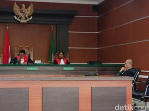 Polisi Main Petasan Picu Gudang Mebel di Sulut Terbakar Dituntut 1 Tahun Bui Polisi Main Petasan Picu Gudang Mebel di Sulut Terbakar Dituntut 1 Tahun Bui