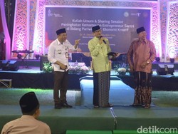 Sandiaga Bagikan Pengalaman Saat Kena PHK ke Santri di Jepara