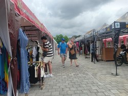 Pedagang Pasar Seni Kuta Mulai Berjualan di Lahan Relokasi