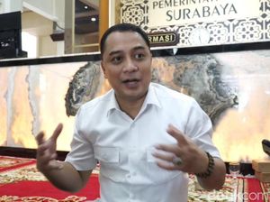 Walkot Eri Tak Larang Tunjungan Fashion Week: Klambine Ojok Pating Pecotot Walkot Eri Tak Larang Tunjungan Fashion Week: Klambine Ojok Pating Pecotot