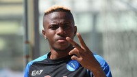 Striker Napoli Victor Osimhen menjadi nama kedua yang dikabarkan ada di dalam daftar incaran Man United. Foto: SSC NAPOLI via Getty Images/SSC NAPOLI