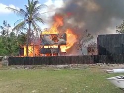 Vila di Sekotong Barat Hangus Terbakar Saat Renovasi