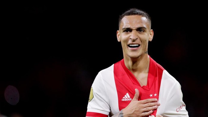 AMSTERDAM, NETHERLANDS - SEPTEMBER 26: Antony of Ajax celebrates 2-1 during the Dutch Eredivisie  match between Ajax v Vitesse at the Johan Cruijff Arena on September 26, 2020 in Amsterdam Netherlands (Photo by Soccrates/Getty Images)