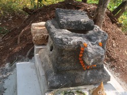 Batu Diduga Yoni di Tengah Ladang Gunungkidul, Sempat Ada Arca tapi Dicuri